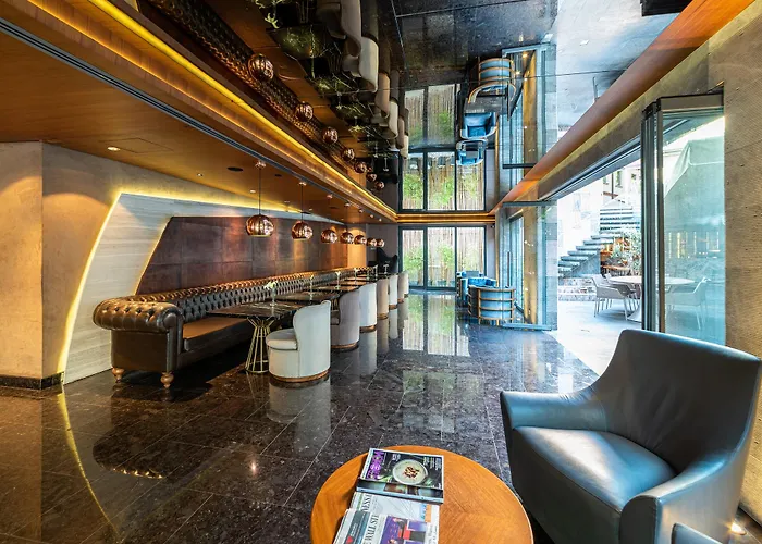 Saint Sophia فندق 4*