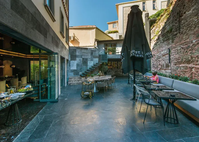 Saint Sophia اسطنبول